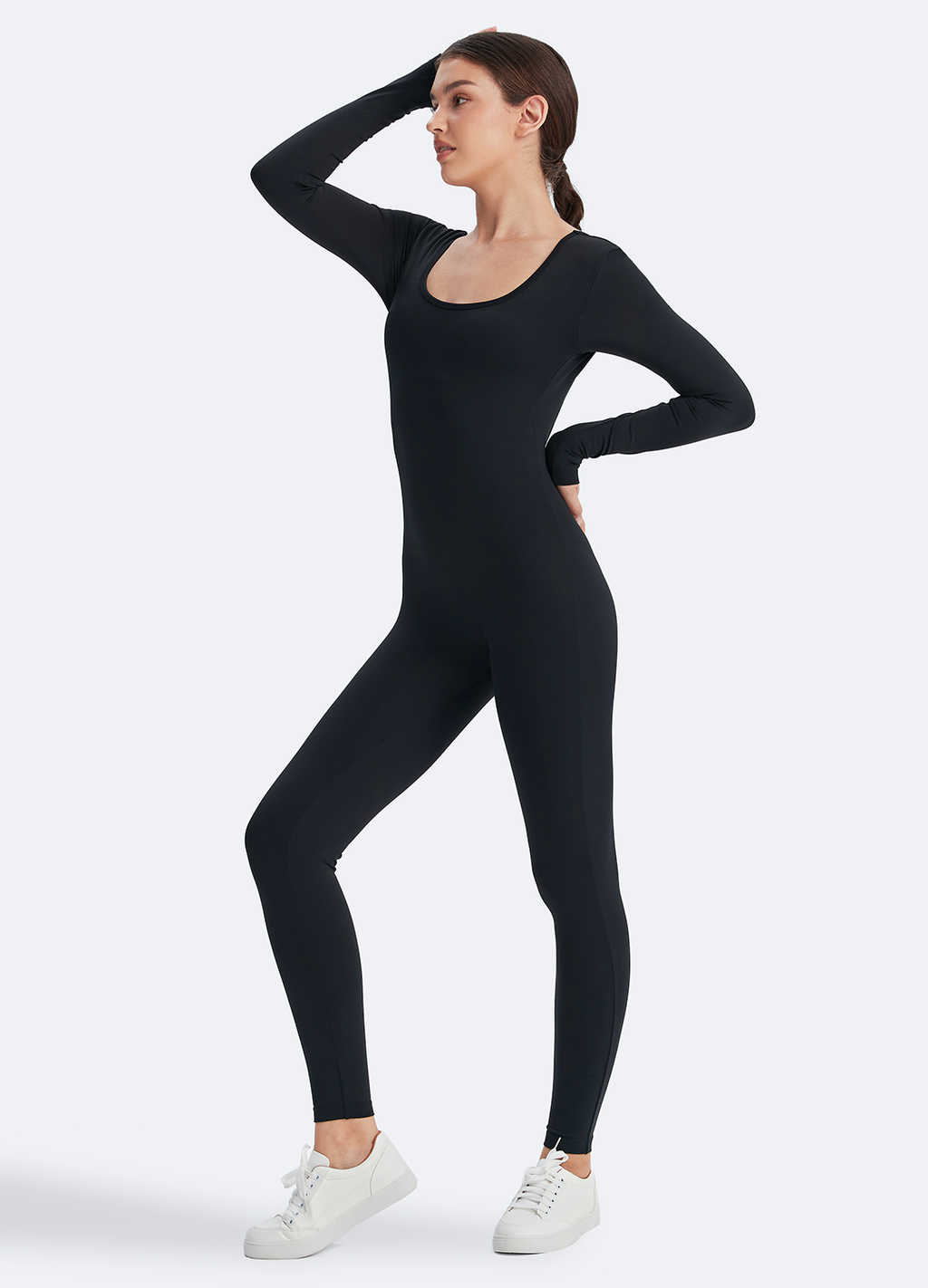 Jumpsuit med åpen rygg - Lunvika Boutique