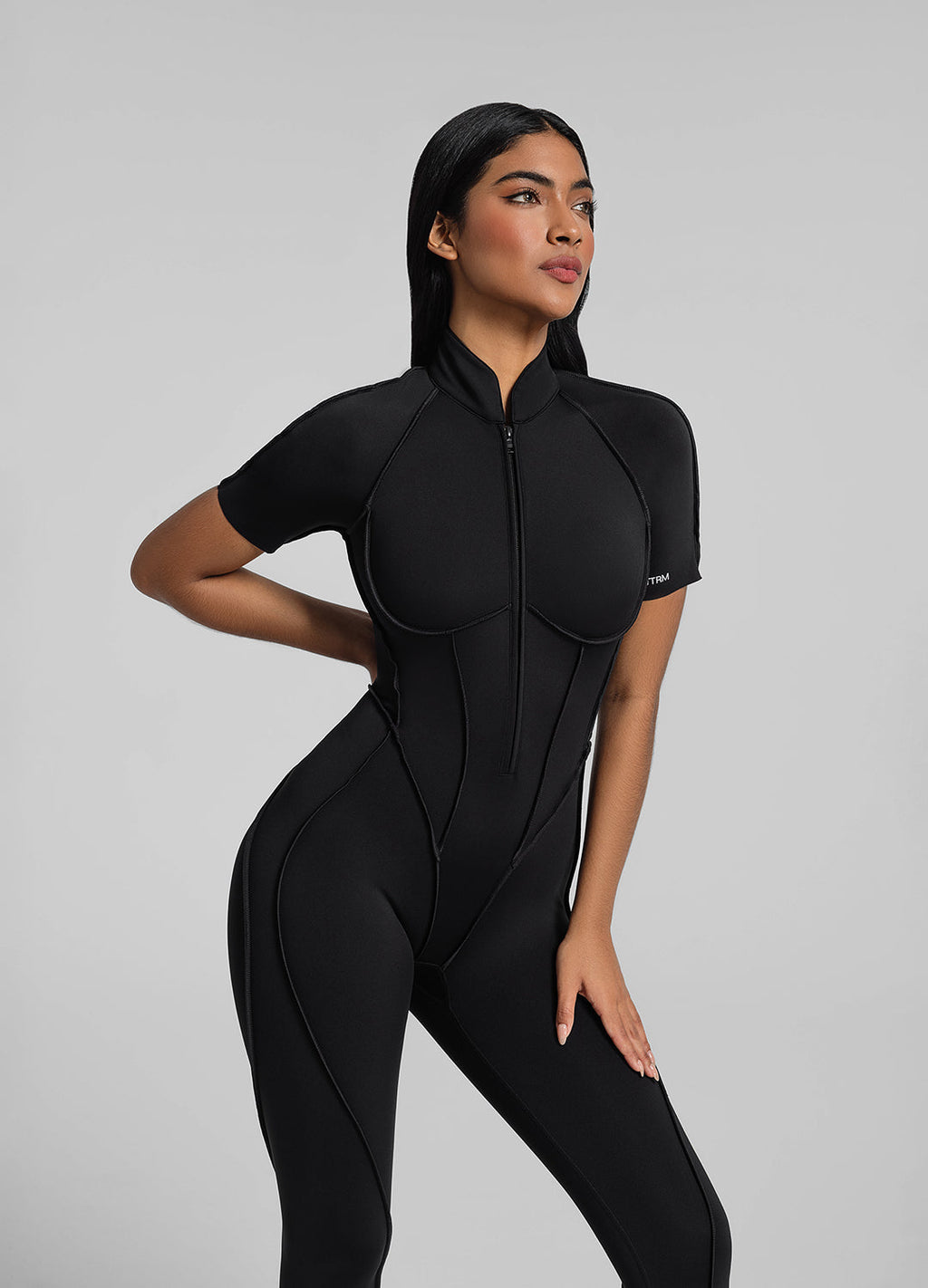 Catsuit i full lengde med korte ermer - Lunvika Boutique